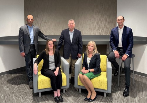 The Pros and Cons of Bringing a Companion to Job Fairs in Summit County, Ohio